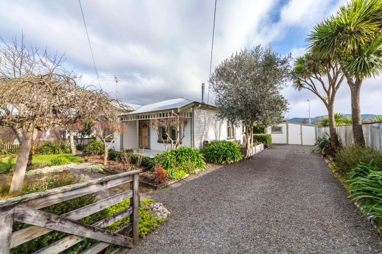 Photo of property in 24 Wyndham Street, Carterton, 5713