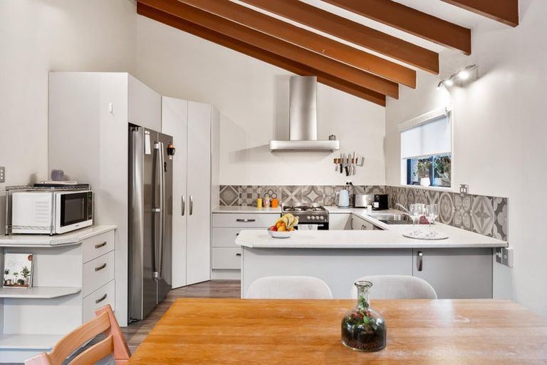Photo of property in 25 Broadfield Street, Massey, Auckland, 0614