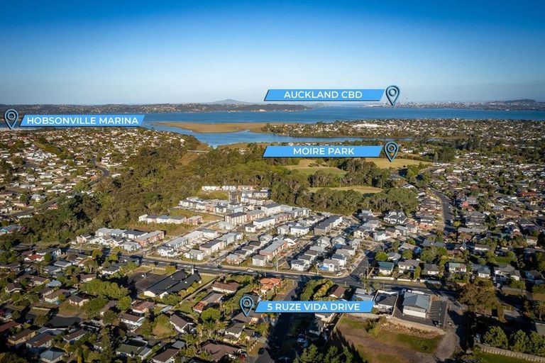 Photo of property in 5 Ruze Vida Drive, Massey, Auckland, 0614