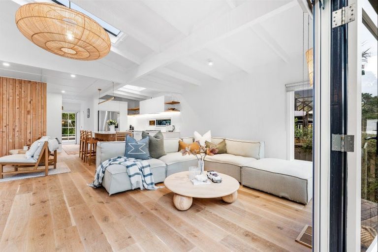 Photo of property in 74 Clinton Road, Tawharanui Peninsula, Matakana, 0986