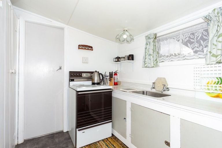 Photo of property in 32 Gloag Street, Waverley, 4510