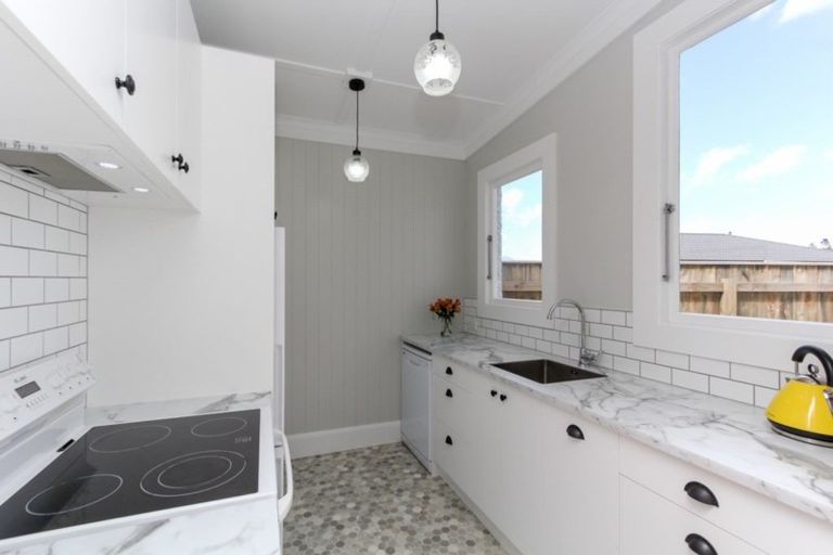 Photo of property in 372a Carrington Street, Upper Vogeltown, New Plymouth, 4310