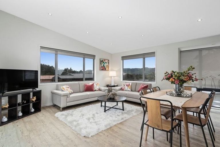 Photo of property in 64a Peterhouse Street, Tawa, Wellington, 5028