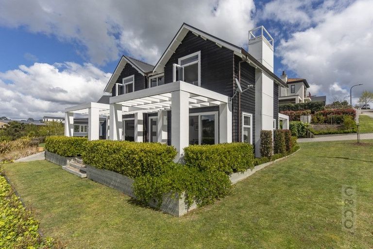 Photo of property in 10 Tauwaka Crescent, Riverhead, 0820