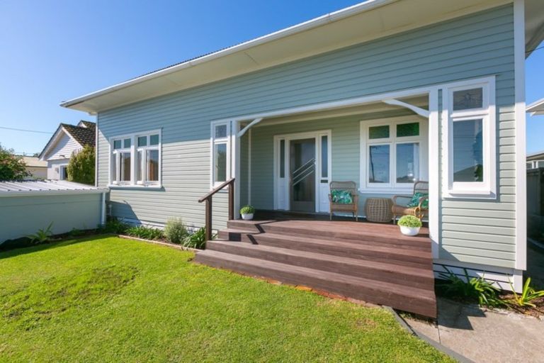 Photo of property in 6 Princes Street, Fitzroy, New Plymouth, 4312