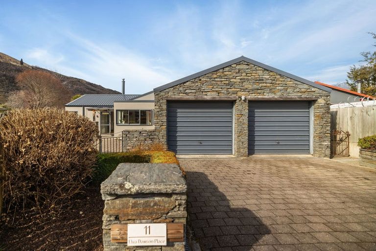 Photo of property in 11 Elva Dawson Place, Arrowtown, 9302