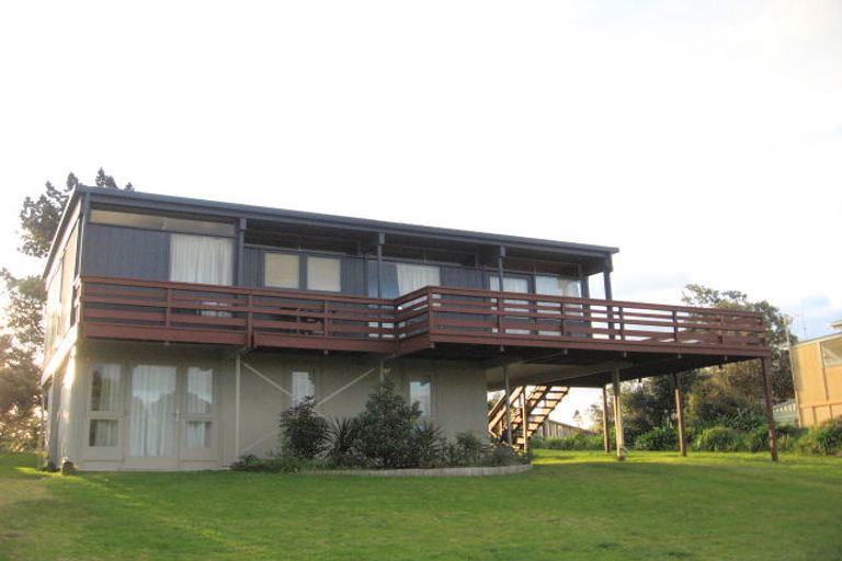 Photo of property in 135 Tangaroa Road, Whangamata, 3620