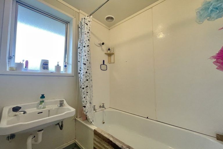 Photo of property in 19 Kent Street, Tokoroa, 3420