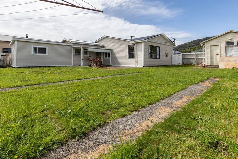 Photo of property in 62 Fox Street, Cobden, Greymouth, 7802