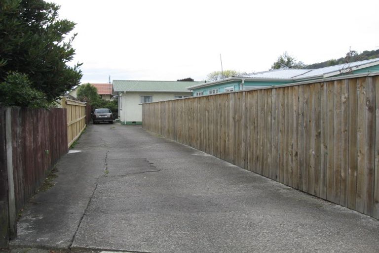 Photo of property in 2/4 Parkers Road, Tahunanui, Nelson, 7011