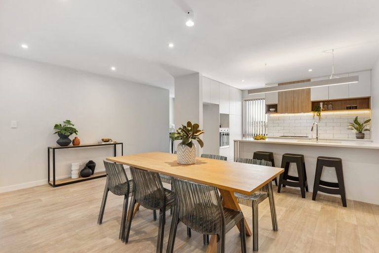 Photo of property in 38a Links Road, New Lynn, Auckland, 0600