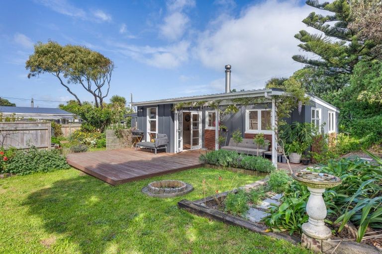 Photo of property in 14b Toi Street, Otaki Beach, Otaki, 5512