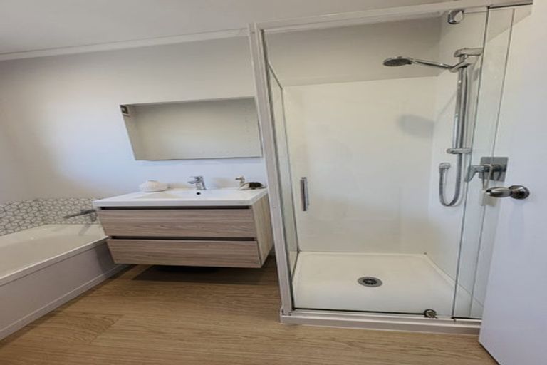 Photo of property in 23b Thorburn Avenue, Red Beach, 0932