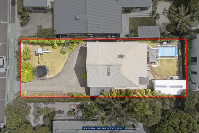 Photo of property in 147 Queen Street, Northcote Point, Auckland, 0627