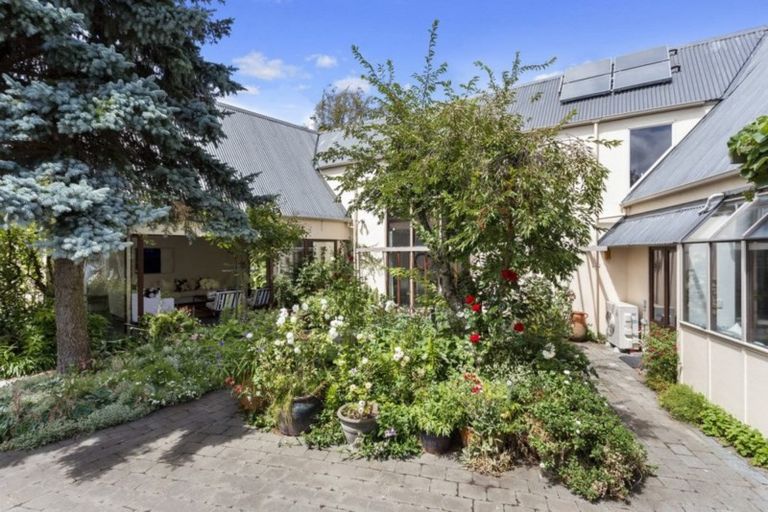 Photo of property in 114 Merivale Lane, Merivale, Christchurch, 8014