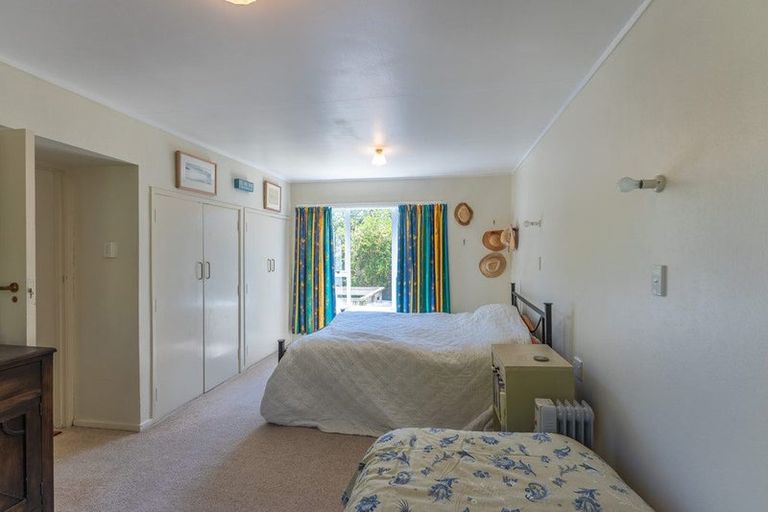 Photo of property in 25 Te Moana Road, Waikanae Beach, Waikanae, 5036