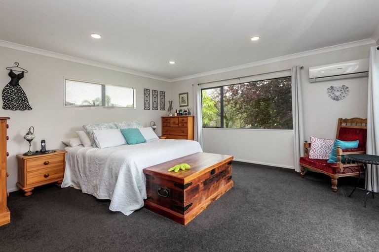 Photo of property in 21 Byblos Place, The Gardens, Auckland, 2105