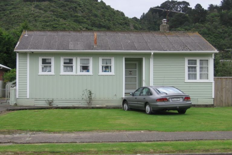 Photo of property in 39 Compton Crescent, Taita, Lower Hutt, 5011