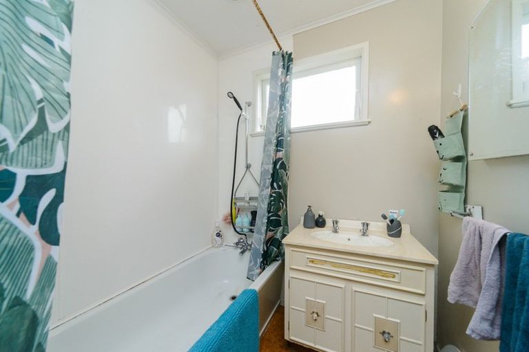 Photo of property in 15 Cavendish Crescent, Awapuni, Palmerston North, 4412