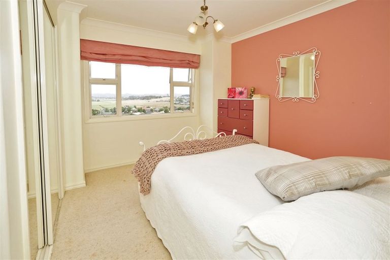 Photo of property in 16 Tironui Terrace, Western Heights, Hamilton, 3200