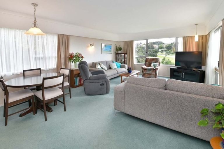 Photo of property in 18 Cedar Terrace, Stanmore Bay, Whangaparaoa, 0932