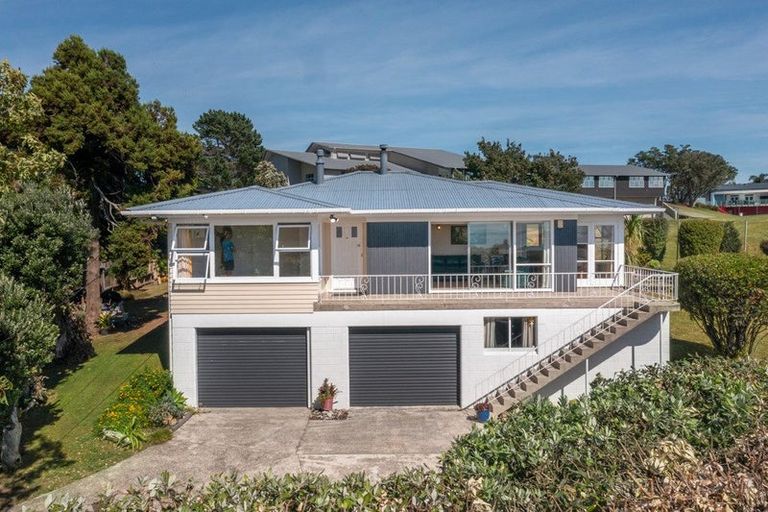 Photo of property in 13 Windsor Place, Windsor Park, Auckland, 0630