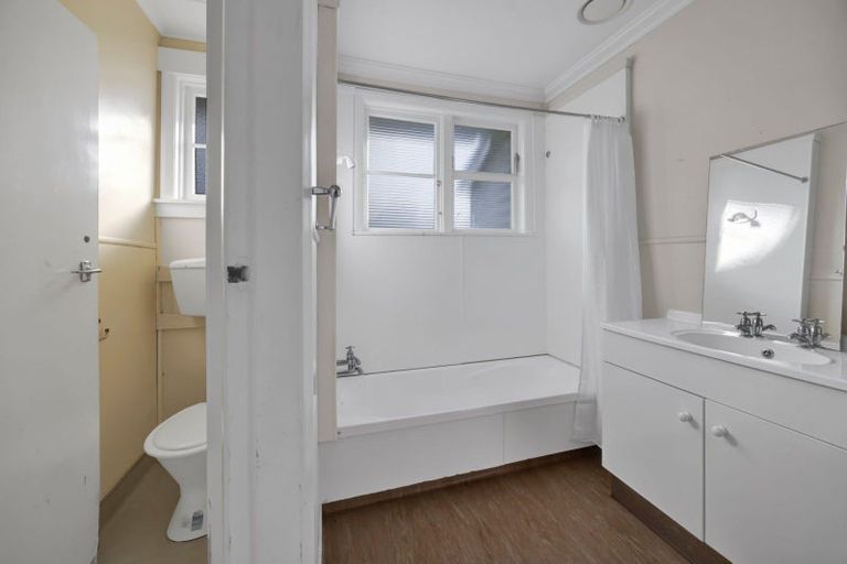 Photo of property in 27 Strange Street, Waitara, 4320