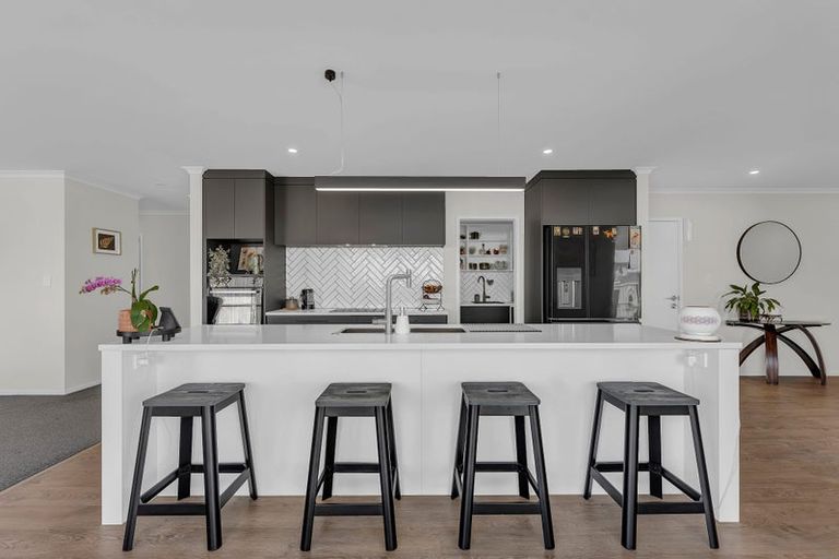 Photo of property in 9 Mutetai Road, Clarks Beach, 2122