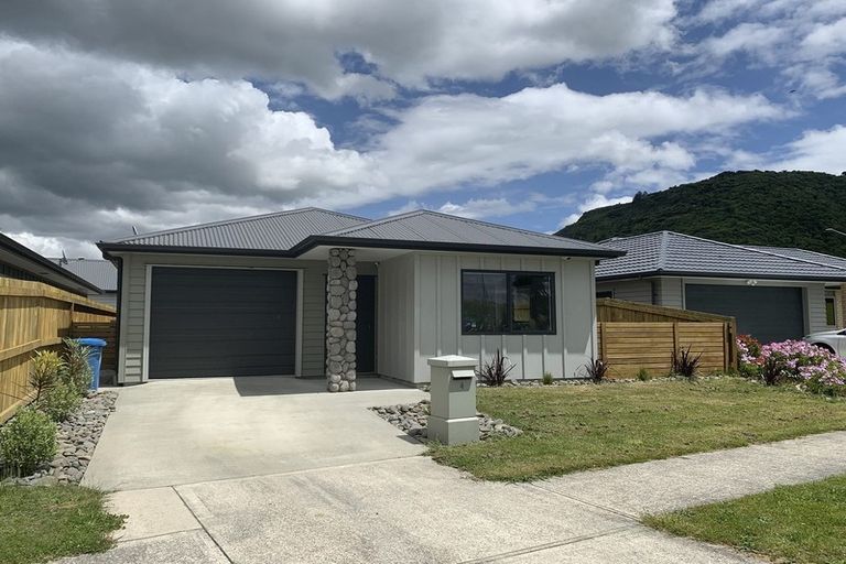 Photo of property in 4 Waitara Street, Taita, Lower Hutt, 5011