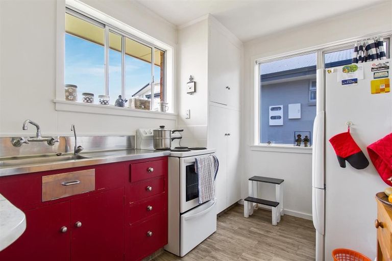 Photo of property in 3 Oxford Street, Waimate, 7924