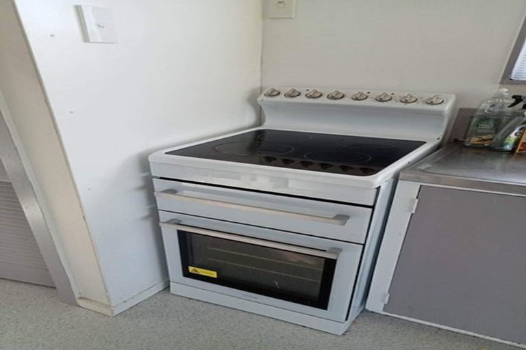 Photo of property in 5 Domett Street, Waitara, 4320