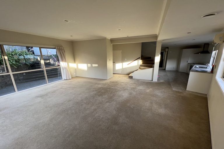 Photo of property in 14 Binda Place, Botany Downs, Auckland, 2010