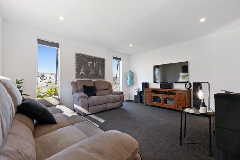 Photo of property in 64 Fairfax Crescent, Pyes Pa, Tauranga, 3112