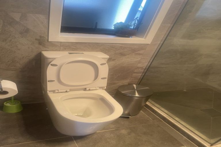 Photo of property in 216 Hillcrest Road, Hillcrest, Hamilton, 3216