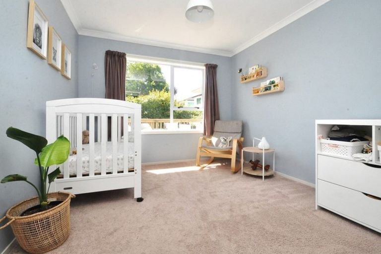 Photo of property in 86a Sylvan Crescent, Te Atatu South, Auckland, 0610