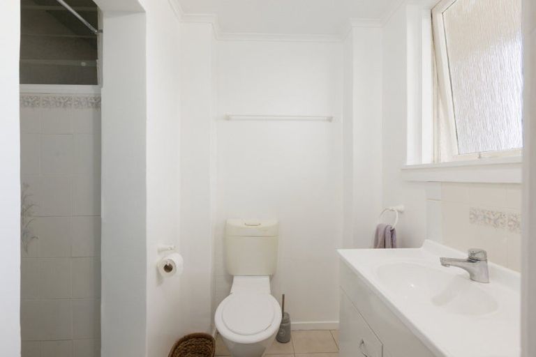 Photo of property in 4 Mana Street, Otumoetai, Tauranga, 3110