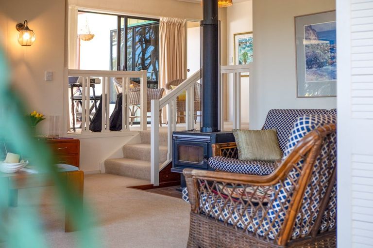 Photo of property in 37 Gilbert Mair Rise, Russell, 0272