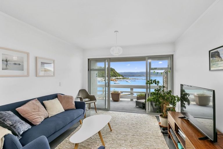 Photo of property in 280 The Esplanade, Island Bay, Wellington, 6023