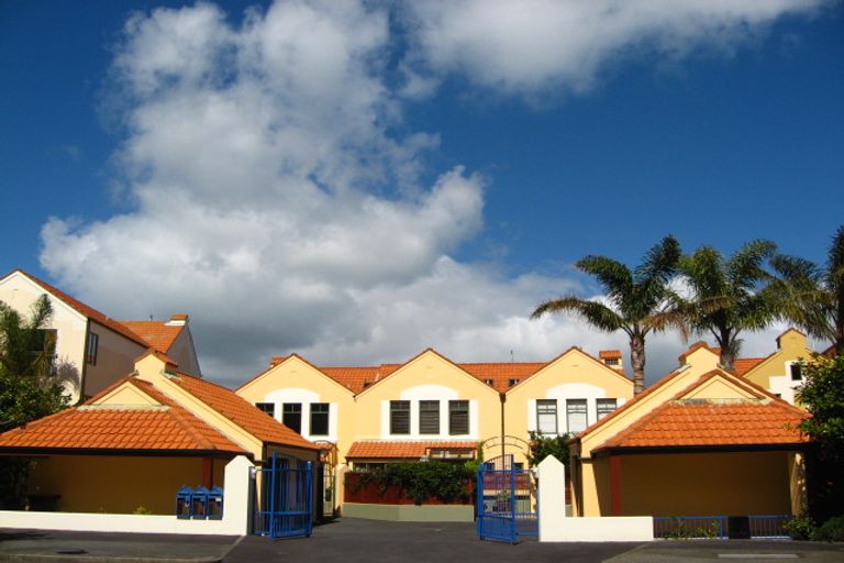 Photo of property in 34 Harbour Village Drive, Gulf Harbour, Whangaparaoa, 0930