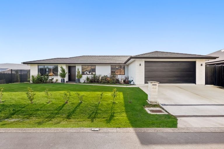 Photo of property in 42 Buddle Road, Wallaceville, Upper Hutt, 5018