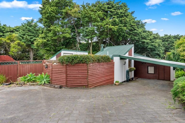 Photo of property in 37 Eugenia Rise, Totara Heights, Auckland, 2105