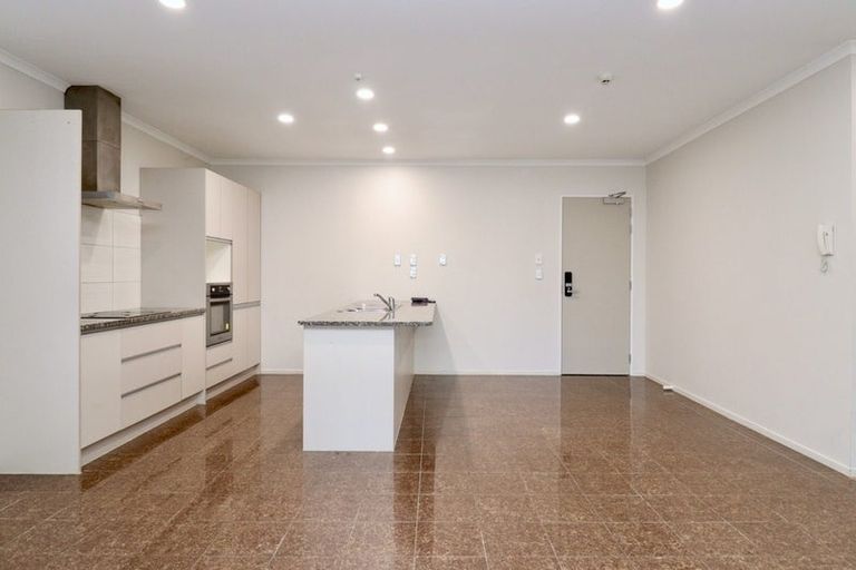 Photo of property in 15a/132 Stancombe Road, Flat Bush, Auckland, 2016