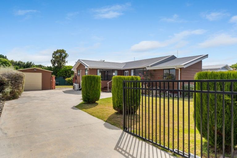 Photo of property in 28 Kiharoa Street, Otaki Beach, Otaki, 5512