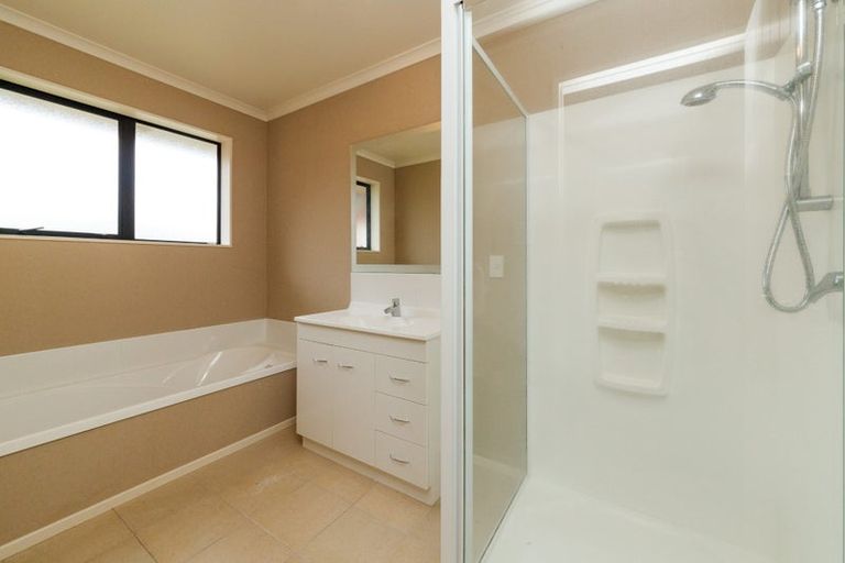 Photo of property in 11 Orlando Way, Kelvin Grove, Palmerston North, 4414