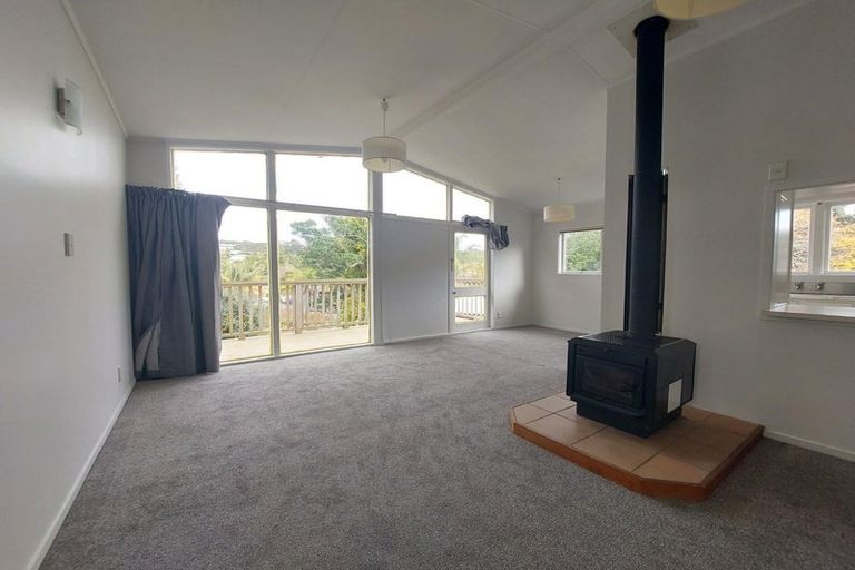 Photo of property in 8 Wyoming Avenue, Murrays Bay, Auckland, 0630