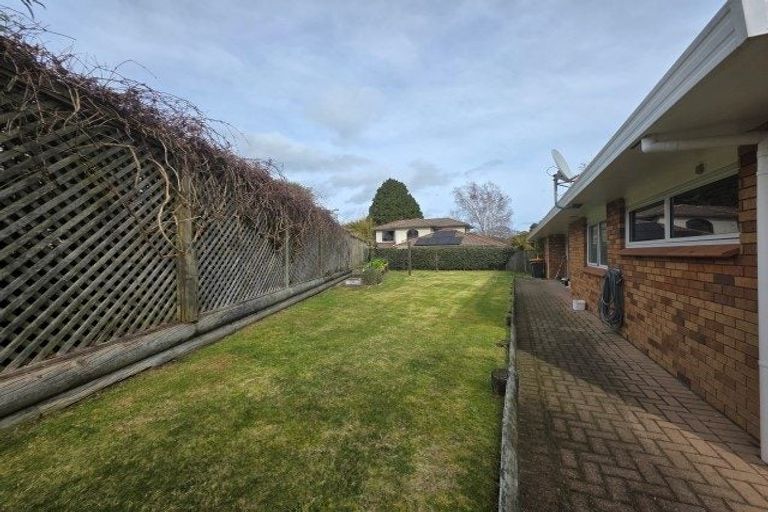 Photo of property in 10 Lynwood Place, Owhata, Rotorua, 3010