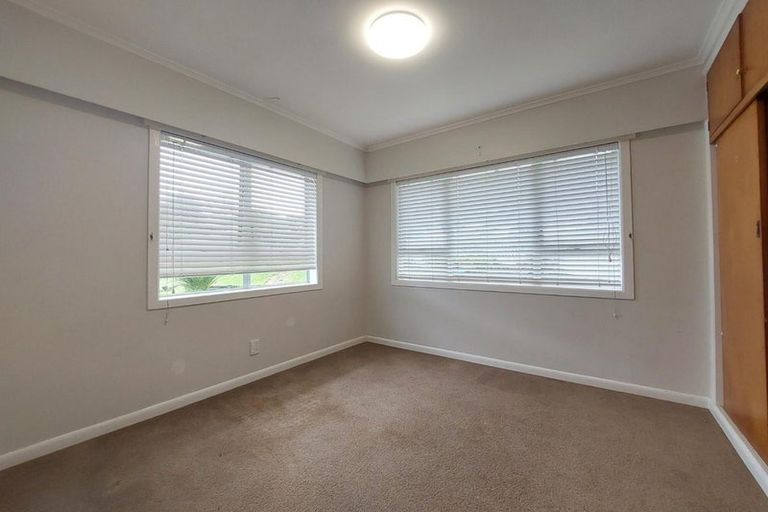 Photo of property in 56 Sherwood Avenue, Te Atatu South, Auckland, 0610