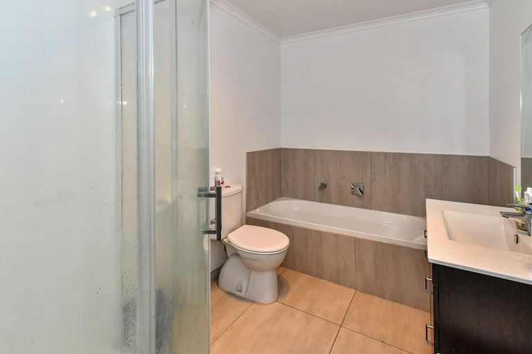 Photo of property in 159 Keri Vista Rise, Papakura, 2110