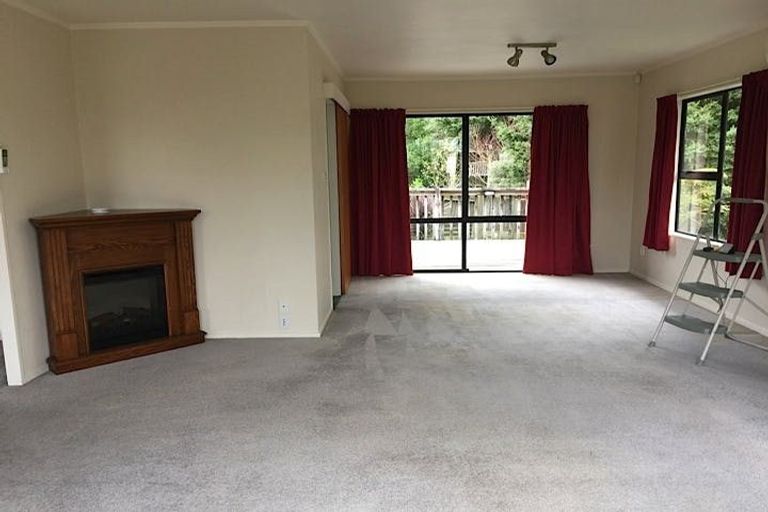 Photo of property in 30 Hakea Place, Totara Heights, Auckland, 2105