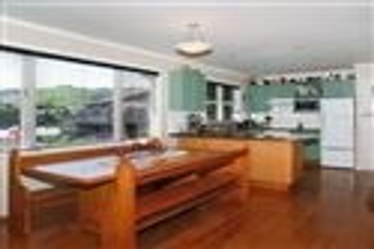 Photo of property in 122 Redwood Avenue, Tawa, Wellington, 5028